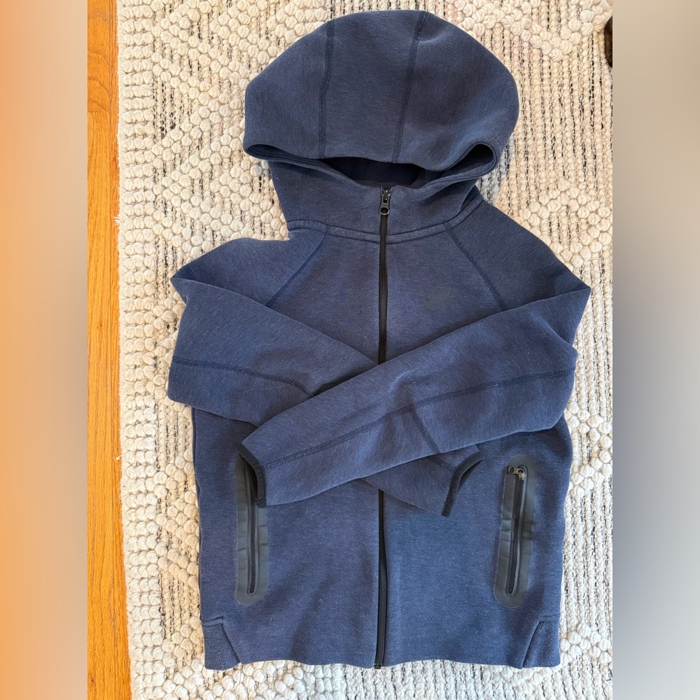 Boys’ Nike Tech hoodie